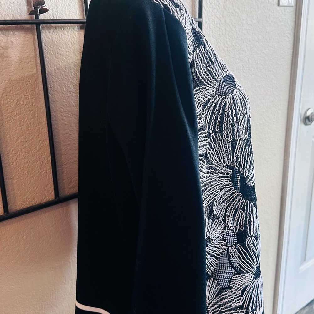 Ming Wang Black and White Floral Cardigan Sweater - Picture 7 of 10